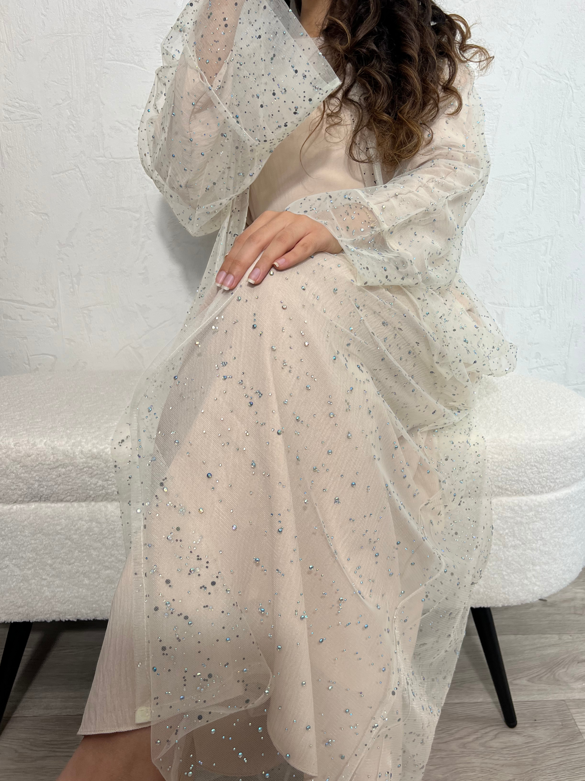 Abaya Dubaï beige / rose / nude à strass