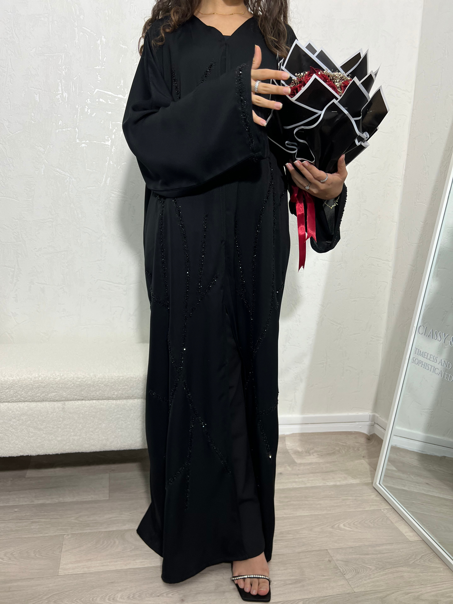 Abaya Dubaï noire à strass et perles