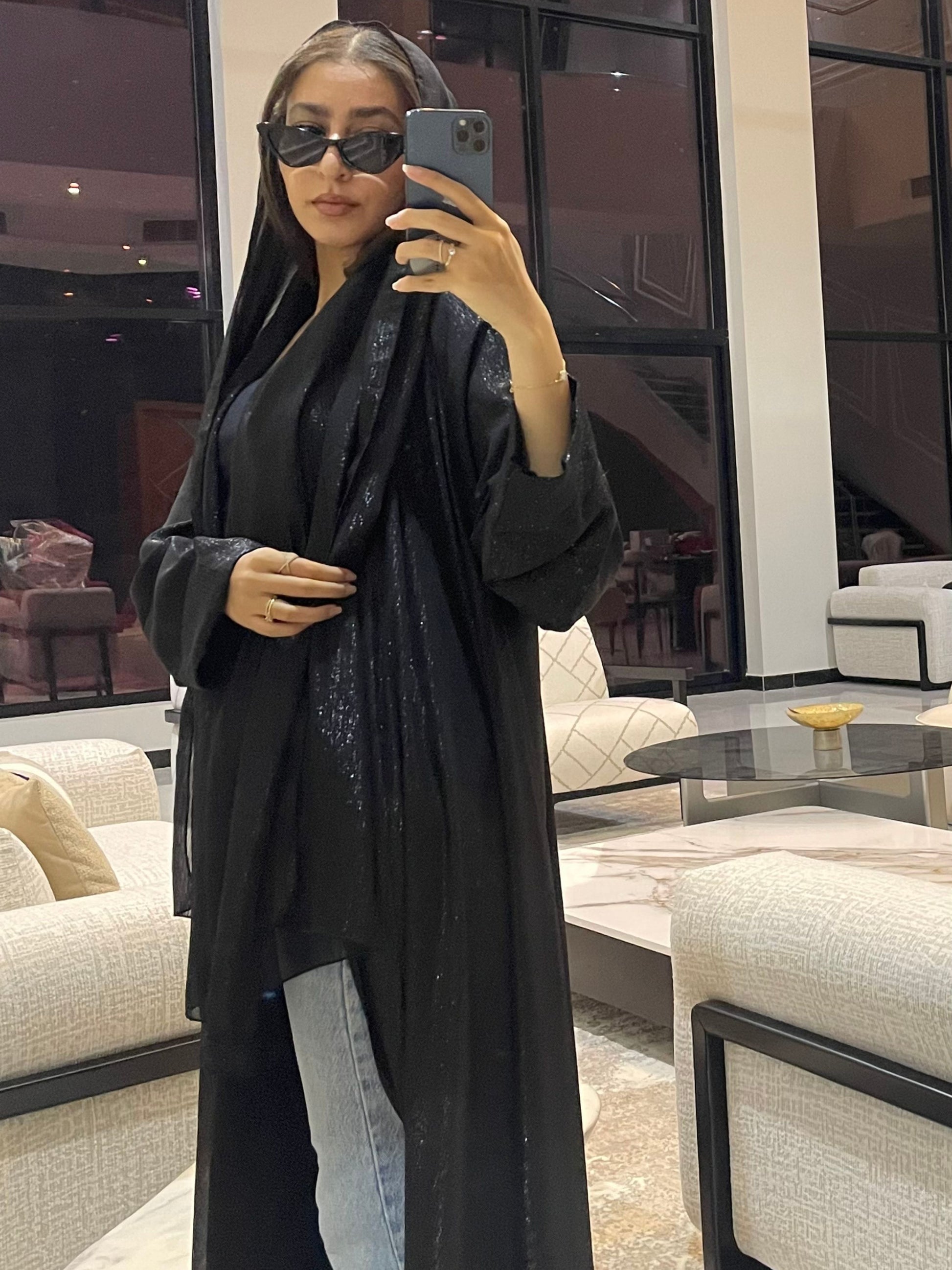 abaya dubaï noire brillante évasée