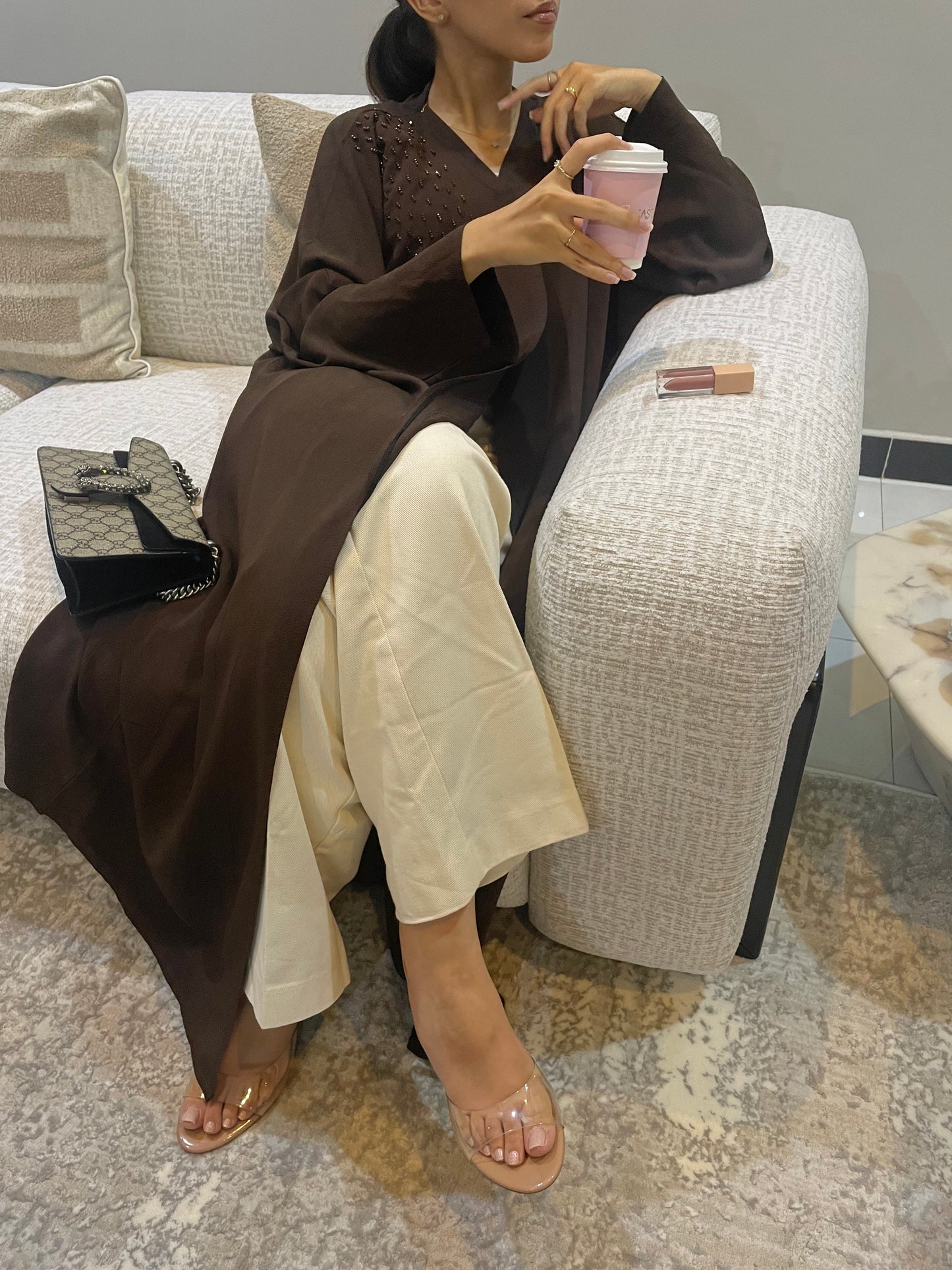 Abaya Dubaï marron à perles