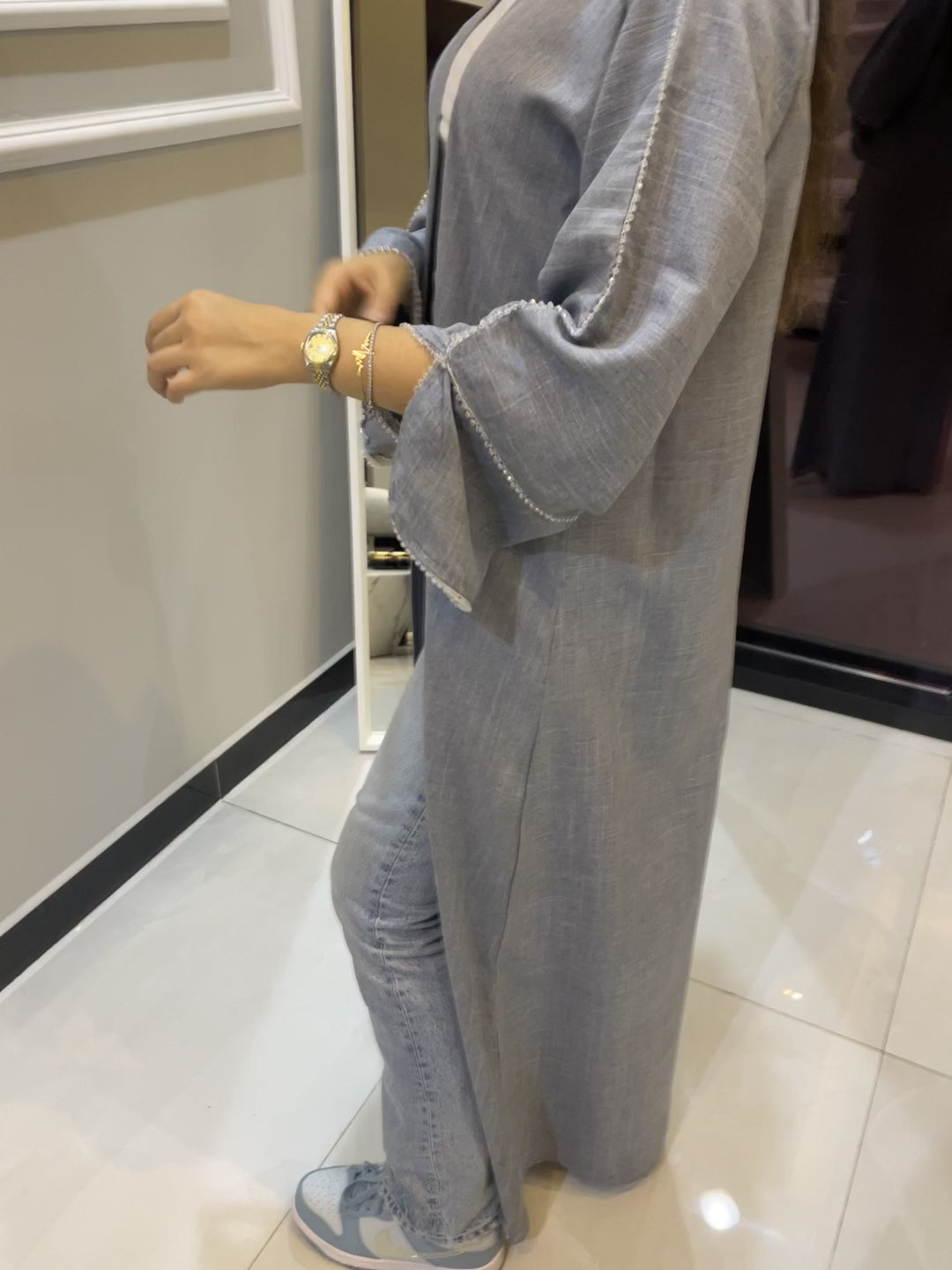 Abaya Dubaï bleu jean manches ornées de perles