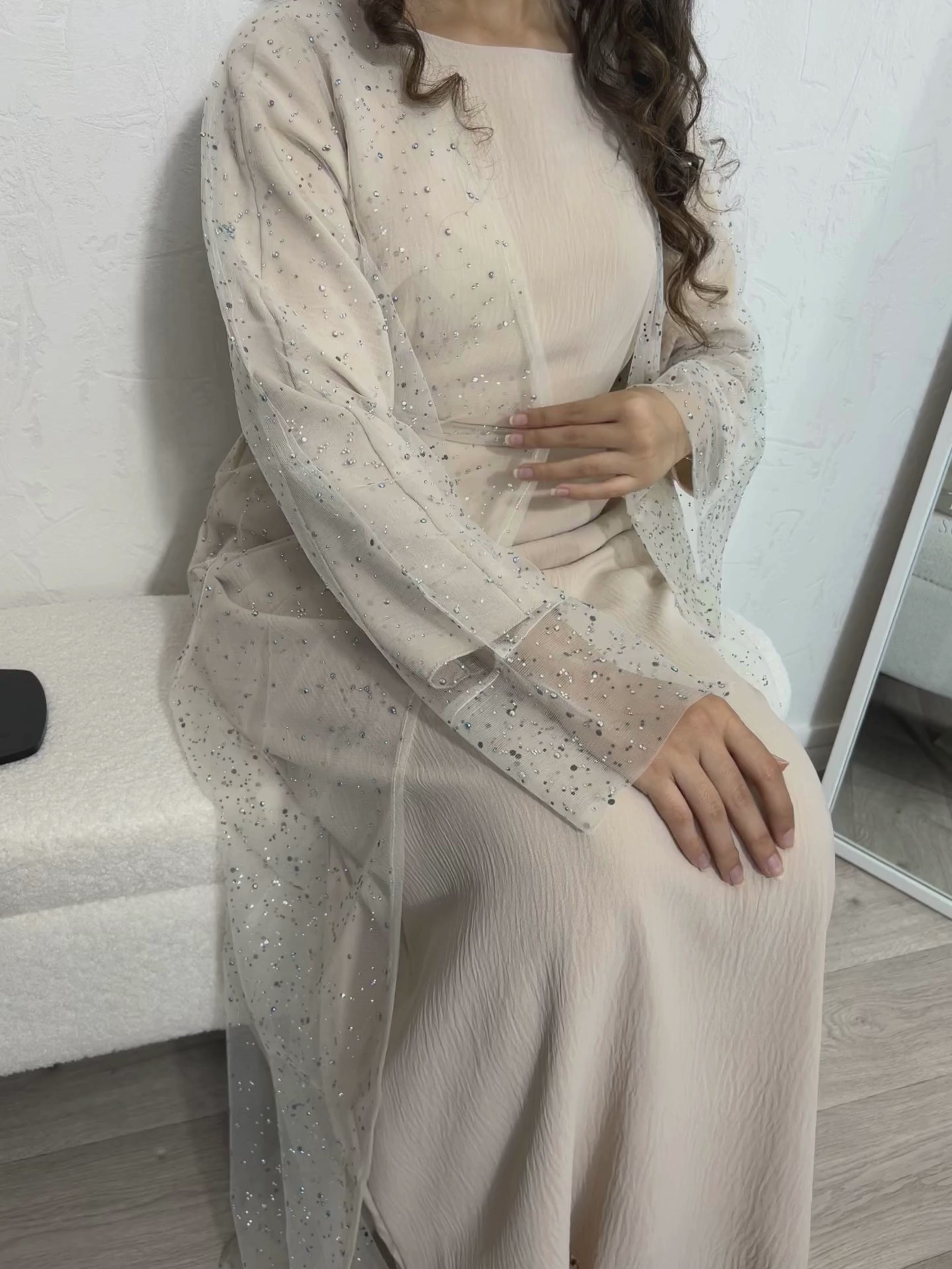 Abaya Dubaï beige / rose / nude à strass